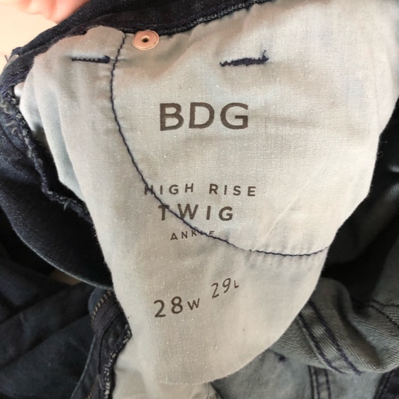 BDG | Urban Outfitter High Rise Twig Ankle Jean - Picture 4 of 7